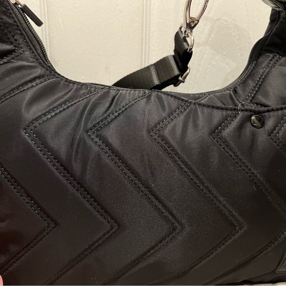 IHKWIP CROSSBODY/SHOULDER BAG BLACK THE ZIG ZAG QUILTED CONVERTIBLE SHOULDER BAG